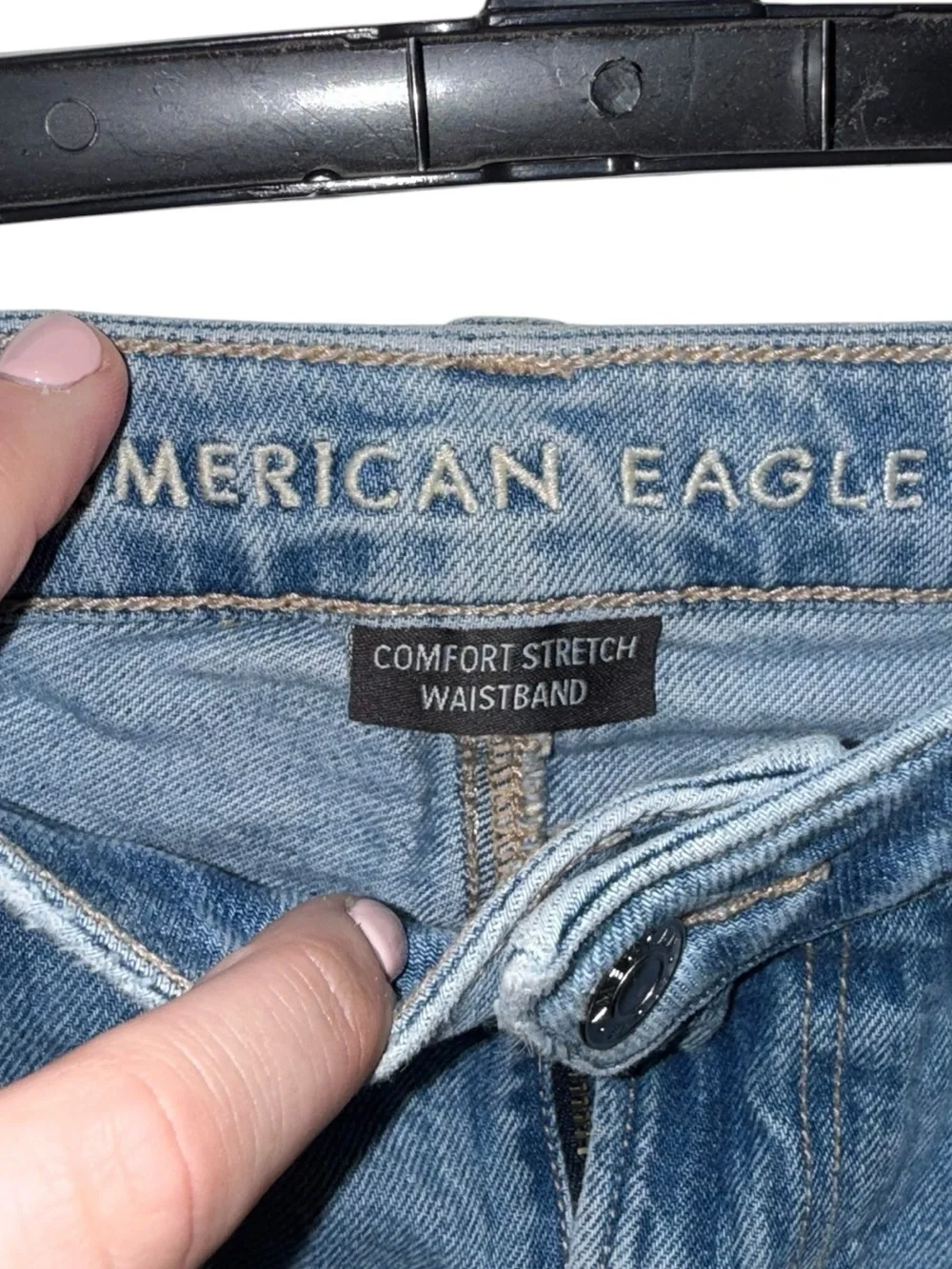American Eagle Distressed Straight Leg Mom Jean Size 4